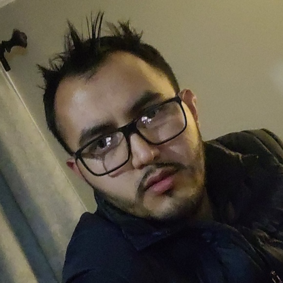 Meet your Posher, Carlos - Picture 1 of 1